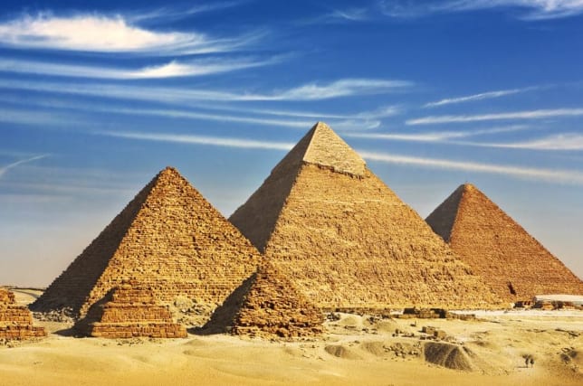 4500 वर्षे जुन्या गिझाच्या भव्य पिरॅमिड (The Great Pyramid of Giza) डीप स्कॅनिंग (Deep Scanning) सुरु आहे.