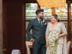 IPL 2023 ਤੋਂ ਪਹਿਲਾਂ ਵਨਿੰਦੂ ਹਸਰੰਗਾ ਨੇ ਆਪਣੀ ਪ੍ਰੇਮਿਕਾ ਨਾਲ ਕੀਤਾ ਵਿਆਹ, ਵੇਖੋ ਤਸਵੀਰਾਂ