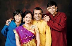 Paresh Rawal Son: कैमरे की नज़रों से छुपकर ऐसी जिंदगी जीते हैं परेश रावल के बेटे, लड़कियां दिल संभालकर देखें इनकी तस्वीरें!