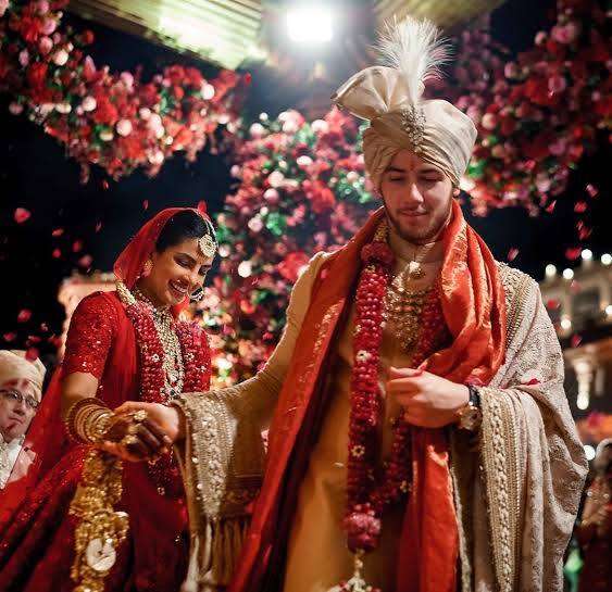प्रियंका ने इंटरव्यू में यह भी कहा था कि निक और वह एक दूसरे से 1 हफ्ते से ज्यादा दूर नहीं रह पाते हैं और इसी वजह से उन्होंने यह तय किया हुआ है कि वह दुनिया के किसी भी कोने में हो लेकिन हर हफ्ते मिलना है. जानकारी के लिए आपको बता दें कि 2018 में प्रियंका और निक जोनस ने शादी कर ली थी. (Photo- Instagram)