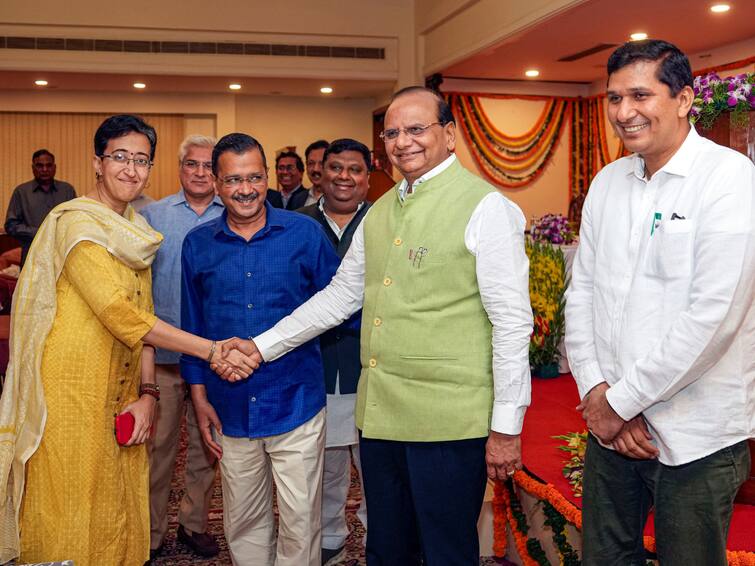 Newly Inducted Delhi Ministers Saurabh Bharadwaj And Atishi Take Charge Of Their Offices Newly Inducted Delhi Ministers Saurabh Bharadwaj And Atishi Take Charge Of Their Offices