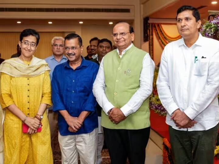 Delhi New Ministers: चुनौतियों से भरा है मंत्री पद का 'ताज', क्या सौरभ और आतिशी बन पाएंगे सिसोदिया और सत्येंद्र के 'भरत'? Big question Delhi New Ministers Saurabh Bhardwaj Atishi able to become Manish Sisodia Satyendra jain Bharat Delhi New Ministers: चुनौतियों से भरा है मंत्री पद का 'ताज', क्या सौरभ और आतिशी बन पाएंगे सिसोदिया और सत्येंद्र के 'भरत'?