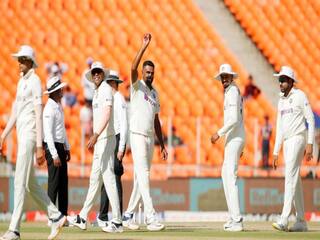 R Ashwin Test Records: चौथ्या कसोटीच्या पहिल्या डावात अश्विननं टिपल्या 6 विकेट्स,  दिग्गज गोलंदाज अनिल कुंबळेचा 'हा' रेकॉर्ड मोडला