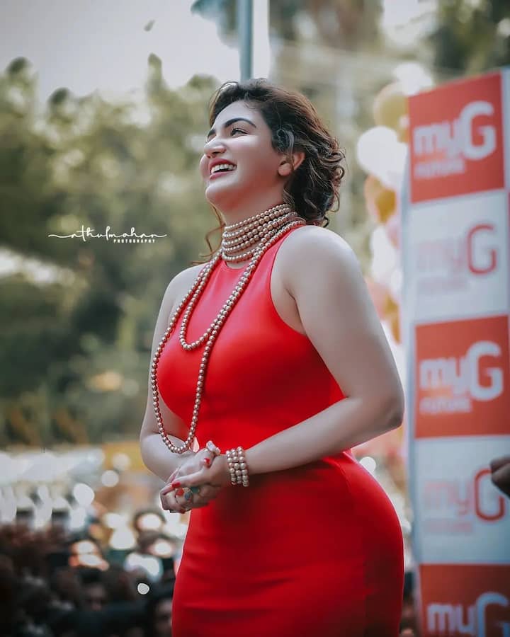 హనీ రోజ్ లేటెస్ట్ ఫొటోలు - Images Credit: Honey Rose/Instagram
