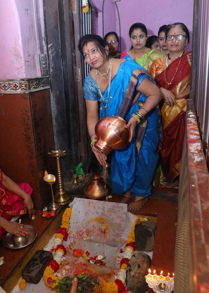 तसेच हा रांजण ज्या दिवशी भरतो, त्या दिवशी प्रत्यक्ष भगवान श्रीकृष्ण नाथषष्ठी सोहळ्यास उपस्थित होतात, अशी शेकडो वर्षांची वारकऱ्यांची धारणा आहे.