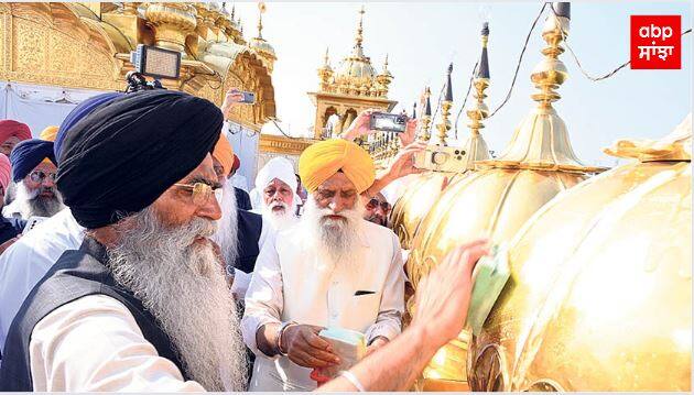 Gold washing in progress at Sri Harimdar Sahib, dedicated to Guru Nanak Nishkam Sevak Jatha Birmingham ਸ੍ਰੀ ਹਰਿੰਮਦਰ ਸਾਹਿਬ ਵਿਖੇ ਚੱਲ ਰਹੀ ਸੋਨੇ ਦੀ ਧੁਆਈ, ਗੁਰੂ ਨਾਨਕ ਨਿਸ਼ਕਾਮ ਸੇਵਕ ਜਥਾ ਬਰਮਿੰਘਮ ਨੂੰ ਸੌਂਪੀ ਸੇਵਾ