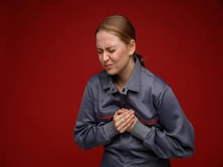 Health Tips : पुरुषांपेक्षा महिलांमध्ये हृदयविकाराची लक्षणे वेगळी असतात; 'या' समस्या दिसल्यास डॉक्टरांचा सल्ला घ्या