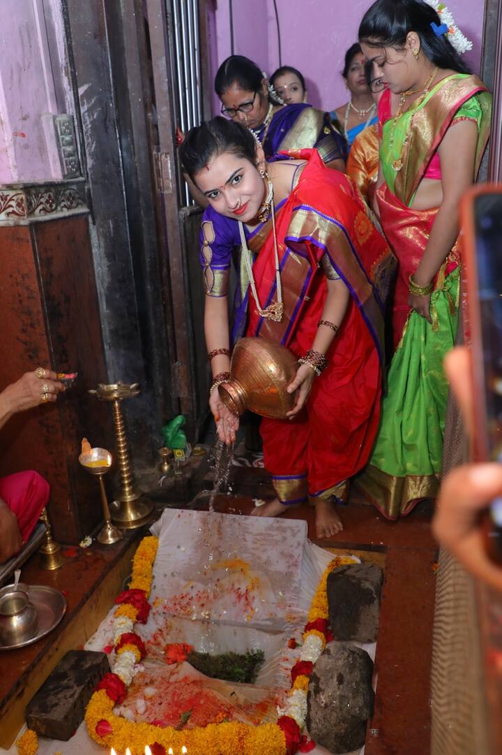 तर त्याच पवित्र रांजणाची विधिवत पूजा करुन त्यात पाणी भरण्यास गुरुवारपासून सुरुवात झाली.