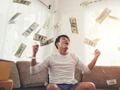 OMG! इस शख्स ने लॉटरी में जीते 16,59,00,00,00,000 रुपये, अब खरीद डाली सबसे महंगी हवेली