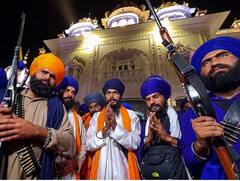 ਸੋਸ਼ਲ ਮੀਡੀਆ ’ਤੇ ਹਥਿਆਰ ਦਿਖਾਉਣ ਦੇ ਇਲਜ਼ਾਮ ਤਹਿਤ ਗ੍ਰਿਫਤਾਰ ਕੀਤਾ ਭਾਈ ਅੰਮ੍ਰਿਤਪਾਲ ਸਿੰਘ ਦਾ ਸਾਥੀ, ਲੰਡਨ ਜਾਣ ਤੋਂ ਪਹਿਲਾਂ ਹੀ ਏਅਰਪੋਰਟ 'ਤੇ ਕਾਰਵਾਈ