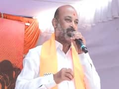 Bandi Sanjay On Kavitha : కవిత దిల్లీలో కాదు ప్రగతి భవన్ ముందు ధర్నా చేయాలి, మహిళలను వేధిస్తుంది బీఆర్ఎస్ నేతలే - బండి సంజయ్