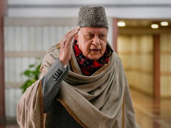 Jammu Kashmir: फारूक अब्दुल्ला ने 11 मार्च को बुलाई सर्वदलीय बैठक, जम्मू-कश्मीर के इन बड़े मुद्दों पर होगी चर्चा National conference president farooq abdullah calls all party meeting in Jammu and Kashmir ann Jammu Kashmir: फारूक अब्दुल्ला ने 11 मार्च को बुलाई सर्वदलीय बैठक, जम्मू-कश्मीर के इन बड़े मुद्दों पर होगी चर्चा