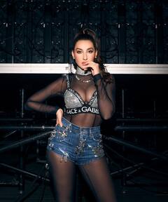 Nora Fatehi Photos: नोरा फतेही ने रिलीविंग ड्रेस में कैमरे के सामने दिए ऐसे पोज, सेंशुअस लुक से इंटरनेट पर लगा दी आग