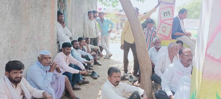 चाईल्डलाईन आणि जिल्हा महिला व बाल विकास अधिकारी कार्यालयाच्या पथकाने परभणीत गुरुवारी (9 मार्च) एकाच दिवशी पाच बालविवाह रोखले आहेत.