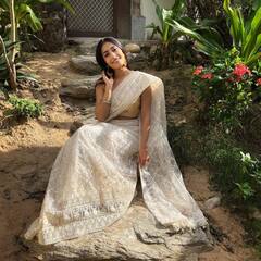 Photos: सोशल मीडिया क्वीन है इस भारतीय गेंदबाज की पत्नी, अपनी एक पोस्ट से मचा देती हलचल