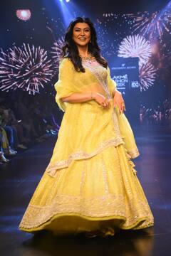 Sushmita Sen Photo: हार्ट अटैक के बाद पहली बार रैंप पर उतरीं सुष्मिता सेन, तस्वीरें देख एक्ट्रेस के जज्बे को सलाम करते दिखे लोग