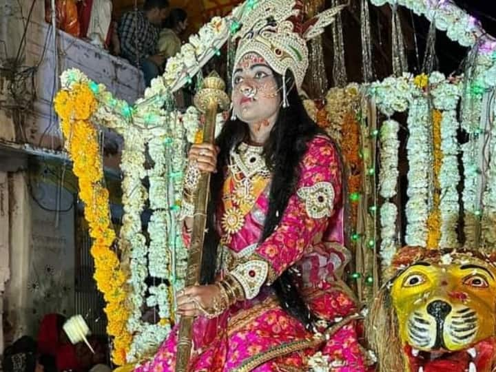 Rajasthan Culture: सांगोद के न्हाण में ना तो राहुल गांधी को छोड़ा जा रहा है और ना ही यूडीएच मंत्री राजस्थान शांति धारीवाल को. स्थानीय मंत्री प्रमोद जैन भाया तक पर व्यंग के बाण चलाए जा रहे हैं.