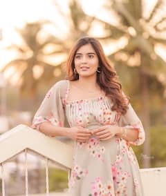 Amritha Aiyer Photos: క్యూట్ లుక్ తో కట్టిపడేస్తున్నఅమృత