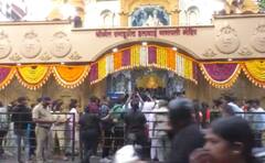 Pune Dagadusheth Temple : दगडूशेठ गणपतीला दाक्षांची आरास; सजावट पाहण्यासाठी पुणेकरांची गर्दी