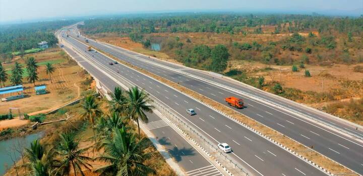 118 கிலோ மீட்டர் தொலைவிலான இந்த பெங்களூர் – மைசூர் தேசிய நெடுஞ்சாலை பணிகள் 2018ம் ஆண்டு தொடங்கியது.