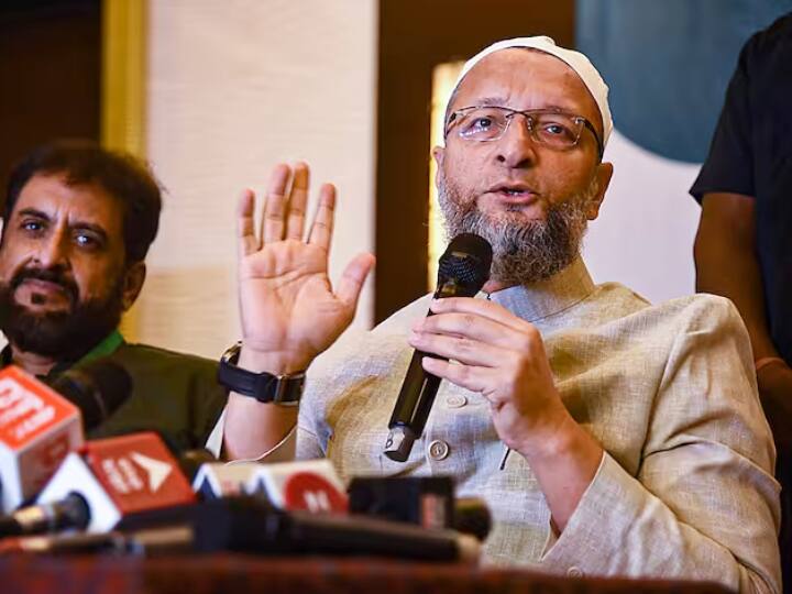 Lok Sabha Elections 2024: सीमांचल की सियासी पिच पर ओवैसी ने फेंकी गेंद, महागठबंधन को झटका देने के लिए बन रहा 'गेम प्लान'! Lok Sabha Elections 2024 in India Asaduddin Owaisi Seemanchal Purnia Kishanganj Visit on 18 and 19 March 2023 ann Lok Sabha Elections 2024: सीमांचल की सियासी पिच पर ओवैसी ने फेंकी गेंद, महागठबंधन को झटका देने के लिए बन रहा 'गेम प्लान'!