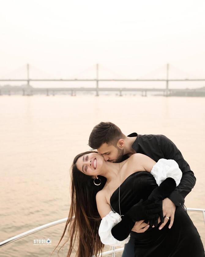 Krishna Mukherjee Romantic Proposal Photos Going Viral On Internet Actress |