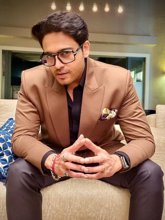 अनुपमा के अनुज ने पहली सैलरी से किया था ये काम