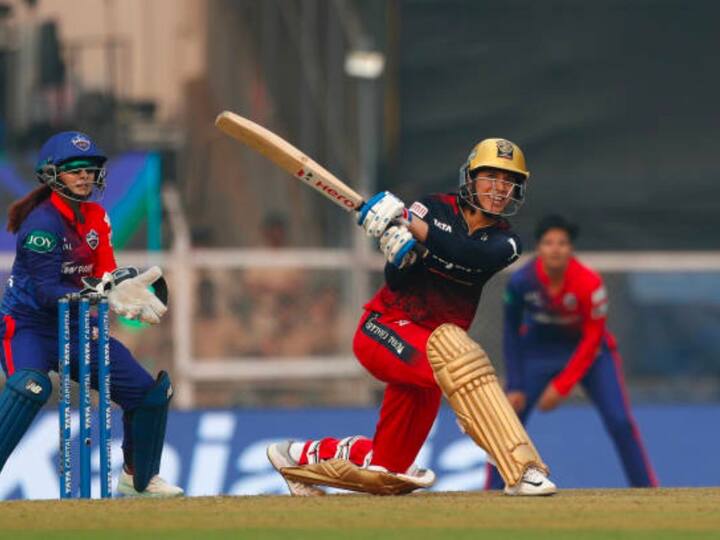 Smriti Mandhana Takes The Blame After RCB’s Fourth Straight Defeat, Know What She Said Smriti Mandhana Takes The Blame After RCB’s Fourth Straight Defeat, Know What She Said