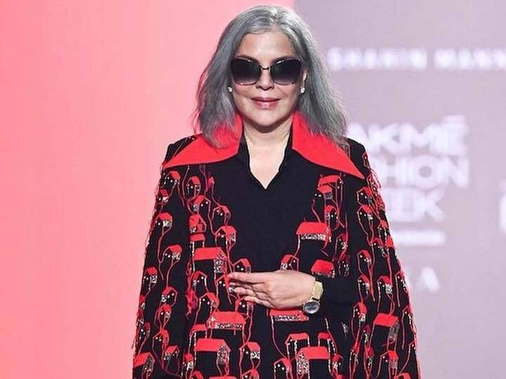 Zeenat Aman walked the ramp at Lakme Fashion Week at the age of 71 Watch Video Lakme Fashion Week: जीनत अमान ने 71 साल की उम्र में किया रैम्प वॉक, लैक्मे फैशन वीक में लूट ली महफिल