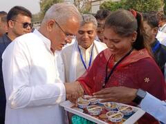 बस्तर में तेंदू के फल से बने आइसक्रीम के लोग हुए दीवाने, CM बघेल ने भी लिया स्वाद