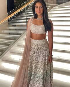 अब हरे लहंगे में राधिका मर्चेंट की तस्वीरें वायरल, बेहद ही खूबसूरत दिखीं अंबानी परिवार की छोटी बहू