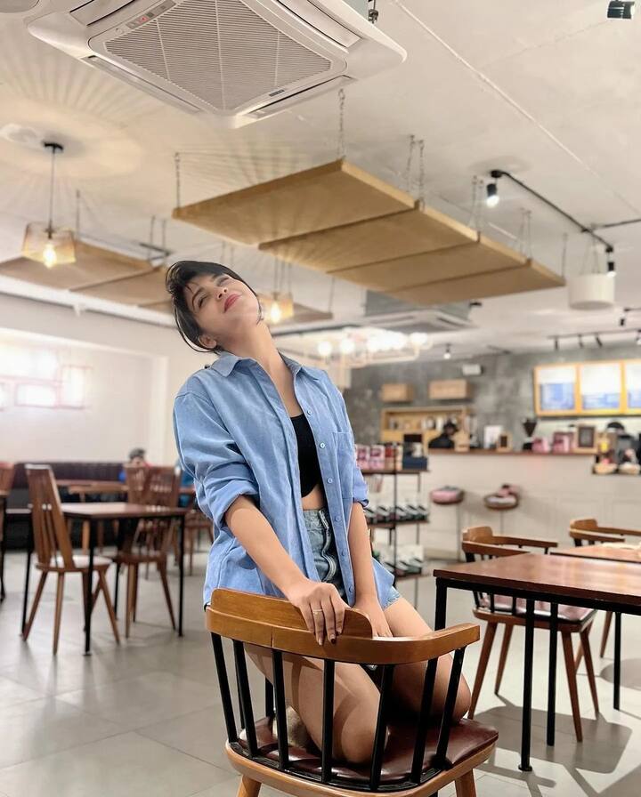 కార్తీకదీపం సీరియల్ లో జ్వాల (శౌర్య) గా ప్రేక్షకులను మెప్పించిన ఈమెపేరు అమూల్య గౌడ.