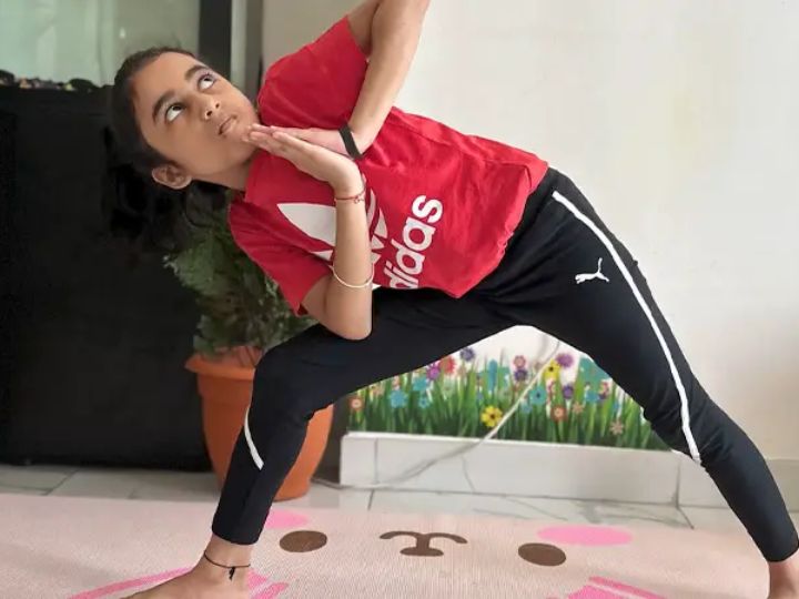 Indias Pranavi Gupta Becomes Worlds Youngest Yoga Trainer Named In Guinness World Record | भारत की ये बच्ची बनी दुनिया की सबसे छोटी योगा ट्रेनर, गिनीज वर्ल्ड रिकॉर्ड में नाम दर्ज