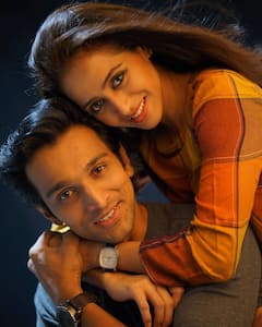 Pratik Gandhi Wife: बला की खूबसूरत हैं  Scam 1992 फेम प्रतीक गांधी की पत्नी, जानिए- क्या करती हैं भामिनी ओझा गांधी?