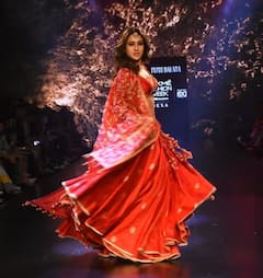Lakme Fashion Week: રેંમ્પ વોક કરી સારાએ દેખાડ્યો પોતાનો નવાબી ઠાઠ