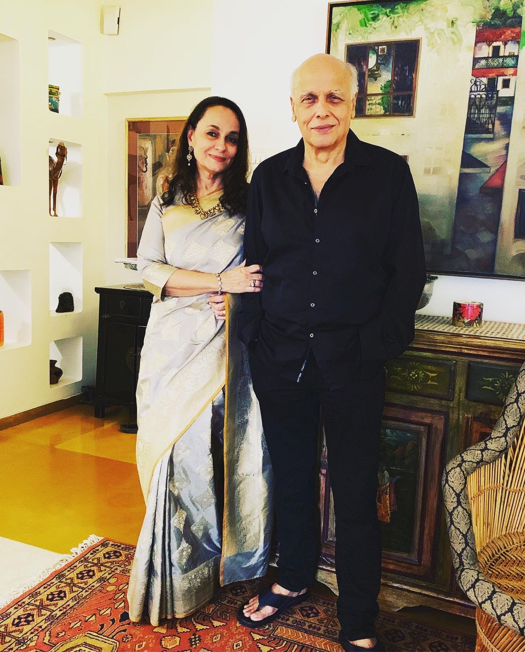 महेश भट्ट का निजी जीवन उतार-चढ़ाव भरा रहा है. उनका नाम कई लोगों के साथ जुड़ा और उन्होंने दो शादियां भी की.