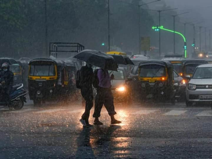 Weather Rain Alert: এই সপ্তাহেই আবহাওয়ায় আসছে বড় বদল।  বুধবার থেকে পশ্চিমের জেলাগুলিতে ঝড়-বৃষ্টির সম্ভাবনা।