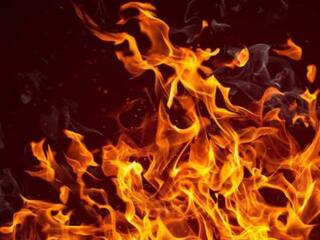 10 Injured As Man Sets Room On Fire After Argument With Wife in Ghaziabad Crime:  வேறு பெண்ணுடன் தொடர்பு .. சண்டை போட்ட மனைவி.. ஆத்திரத்தில் கணவன் செய்த பகீர் செயல்..