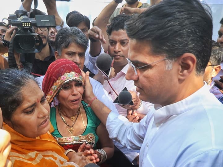 Sachin Pilot surrounded his own government in support of the Viranganas, said- 'Your ego in front...' Congress Crisis: वीरांगनाओं के समर्थन में सचिन पायलट, अपनी ही सरकार को घेरा, बोले- 'अपना इगो सामने...'