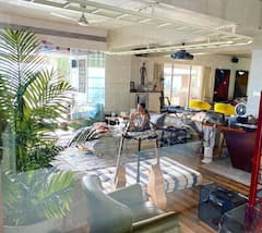 Hrithik Roshan Home: किसी फाइव स्टार होटल से कम नहीं है Hrithik Roshan का सी फेसिंग ड्रीम होम, इनसाइड तस्वीरें हैरान कर देंगी