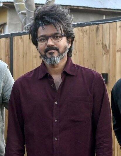 விஜய்யின் புதிய தோற்றம் ரசிகர்களிடம் ட்ரால் செய்து வருகின்றனர்.
