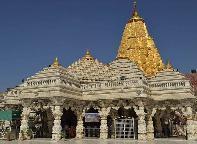 Ambaji templeTrust it was decided to sell the prasad of Chiki only Banaskantha: અંબાજી મંદિર ટ્રસ્ટ તરફથી  ચીકીનો પ્રસાદ જ વેચવાનો નિર્ણય કરાયો