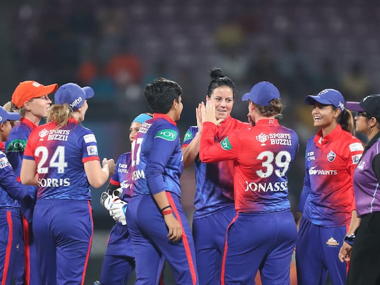 Gujarat Giants vs Delhi Capitals Women, 9th Match First INNINGS GG set 106 target to DC Gujarat Giants vs Delhi Capitals: டெல்லியின் சூறாவளி பந்து வீச்சில் திணறிய குஜராத்... 9 விக்கெட்டுகளை இழந்து 105 ரன்கள் சேர்ப்பு..!