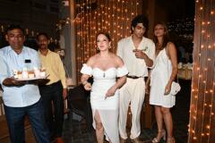 कजिन की प्री-वेडिंग पार्टी में व्हाइट गाउन में परी लगीं Ananya Panday, एक्ट्रेस की सादगी ने फैंस का जीता दिल