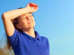 गर्मियों में भी स्किन रहेगी सॉफ्ट और ब्यूटीफुल, बस इन 5 गलतियों को करने से बचें