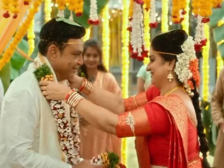 actor Naresh marries for fourth time with Pavithra Lokesh mahesh babu brother Watch Video: 60 வயதில் 4-வது திருமணம்.. பிரபல நடிகையை மணந்தார் மகேஷ் பாபுவின் அண்ணன்.. வைரலாகும் வீடியோ..!