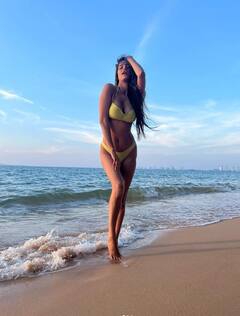Poonam Pandey: પૂનમ પાંડેની આ બોલ્ડ તસવીરોએ સોશિયલ મીડિયા પર મચાવ્યો કહેર