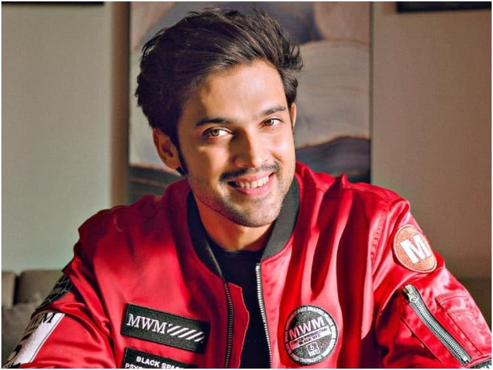 आप यह जानकर हैरान रह जाएंगे कि पार्थ समथान बॉलीवुड एक्ट्रेस दिशा पाटनी को डेट कर चुके हैं. स्ट्रगल के दिनों में दोनों एक दूसरे को दिल दे बैठे थे.