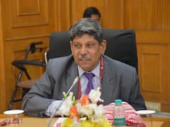 साहित्य अकादमी के अध्यक्ष चुने गए माधव कौशिक, हिंदी कविता और गजलों में हासिल की है प्रसिद्धि, जानें उनके बारे में