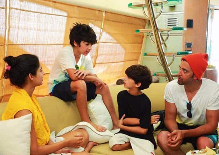 Hrithik Roshan Home: किसी फाइव स्टार होटल से कम नहीं है Hrithik Roshan का सी फेसिंग ड्रीम होम, इनसाइड तस्वीरें हैरान कर देंगी